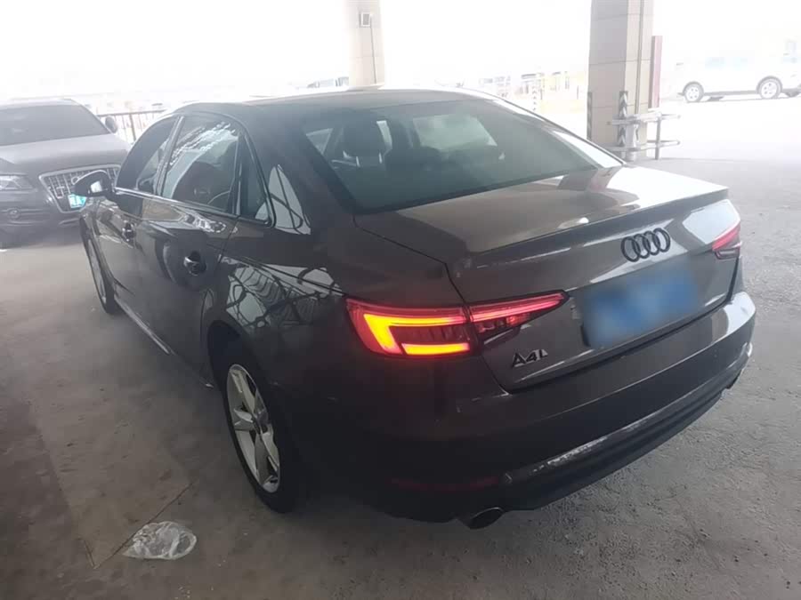 Audi A4L 2017