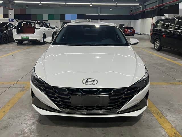 Hyundai Elantra 2022