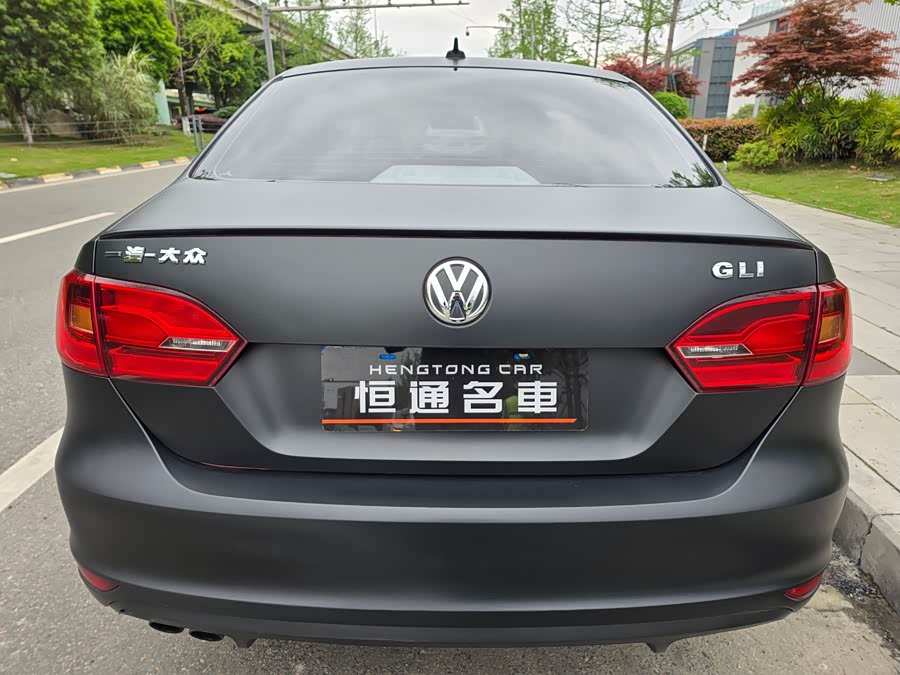 Volkswagen Sagitar 2013