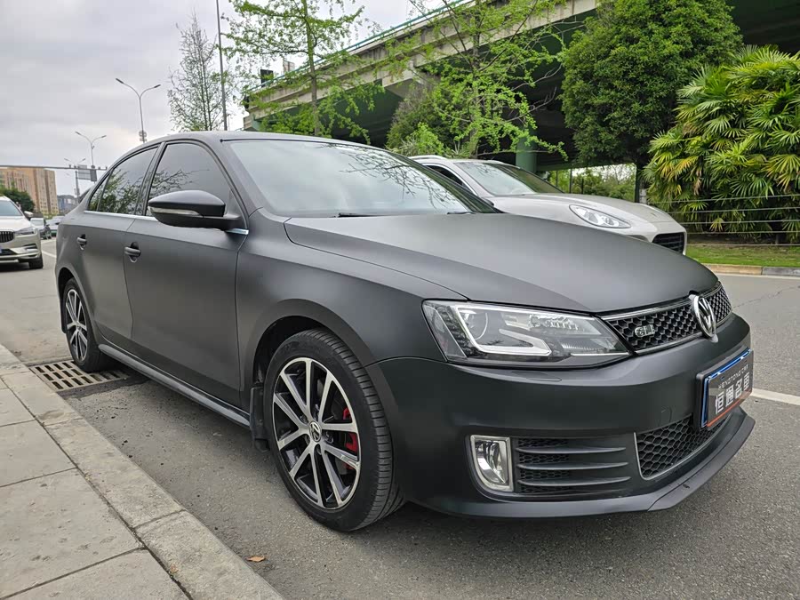 Volkswagen Sagitar 2013