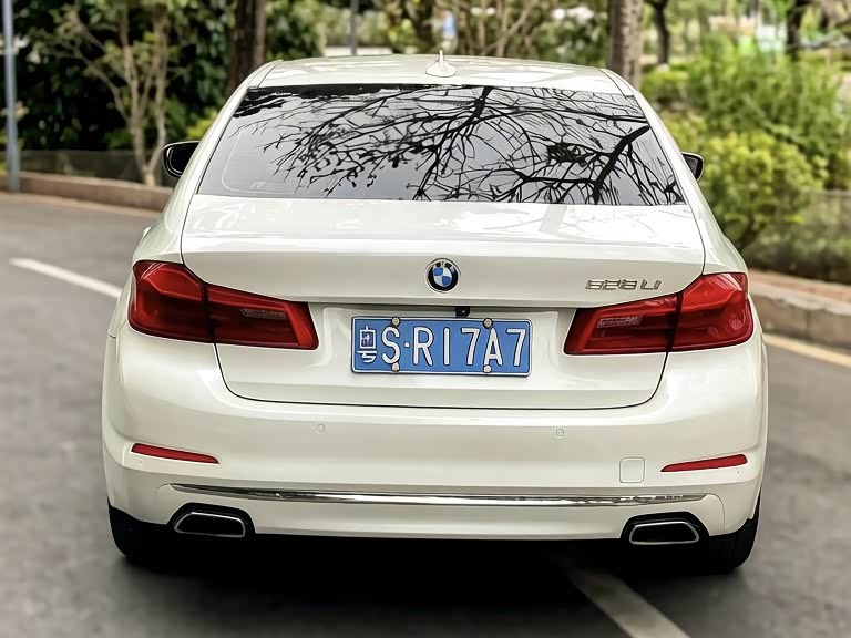BMW 5 Series 2019 — фото 22