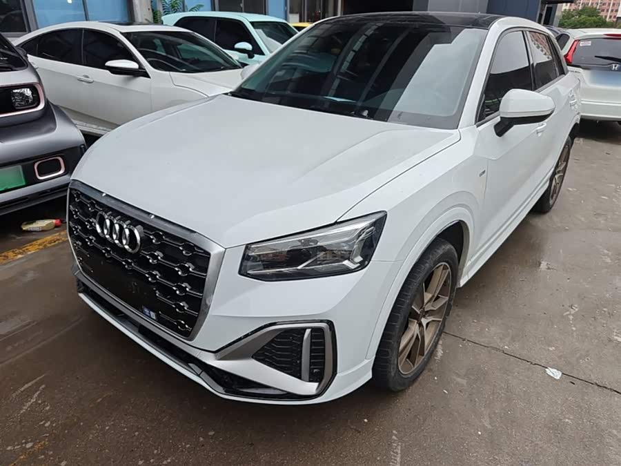 Audi Q2L 2023