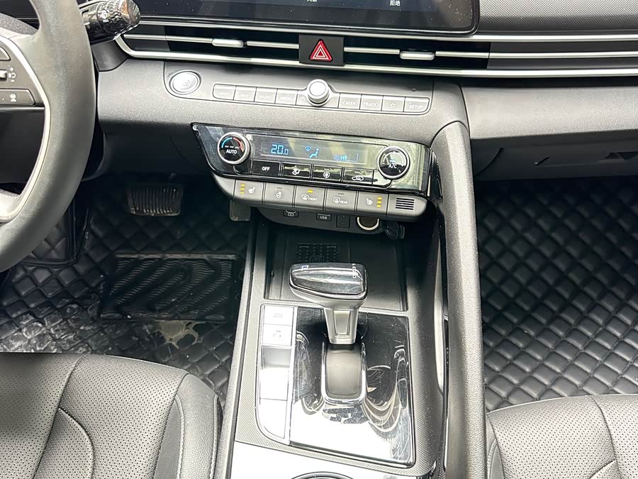 Hyundai Elantra 2023