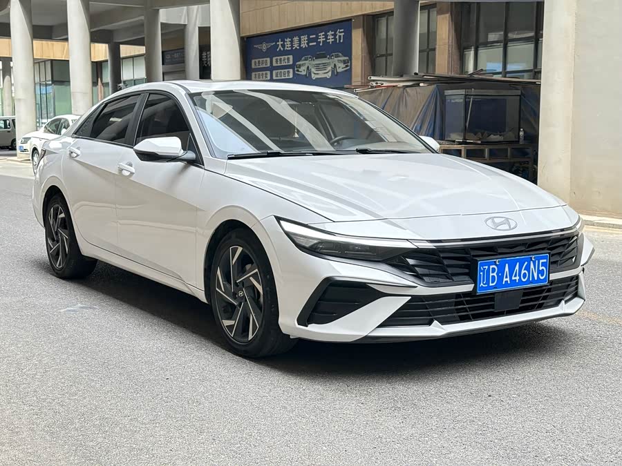 Hyundai Elantra 2023
