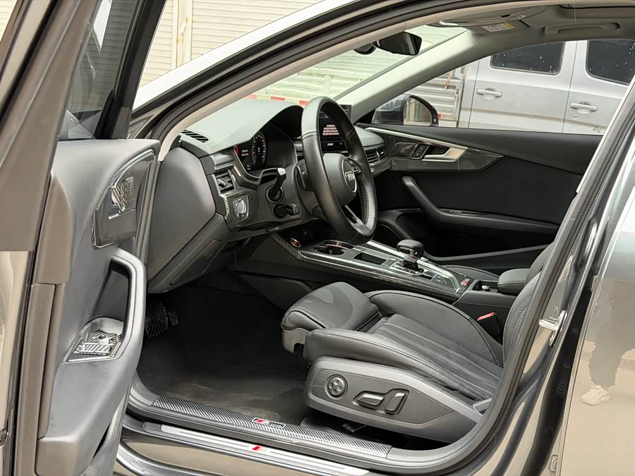 Audi A4L 2020