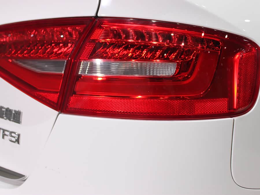 Audi A4L 2016