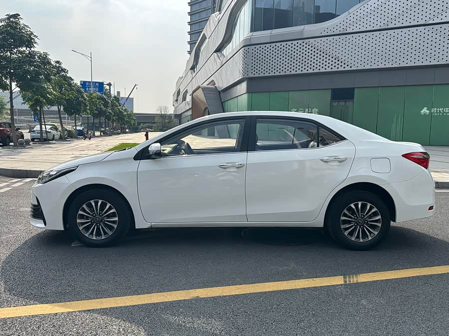 Toyota Corolla 2017 — фото 11