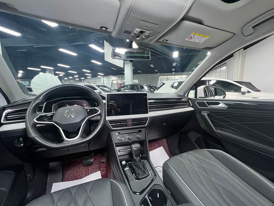 Volkswagen Tiguan L 2023 — фото 20