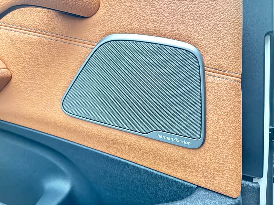 BMW 5 Series 2018 — фото 15