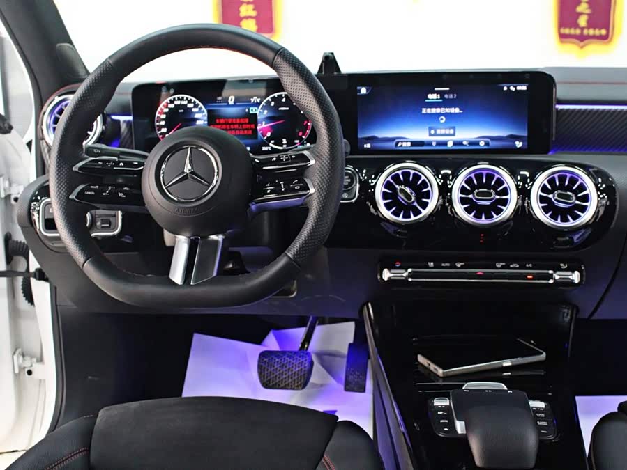 Mercedes-Benz A-Class 2023 — фото 10