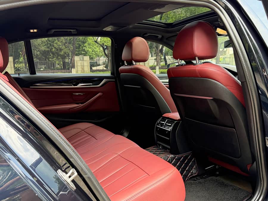 BMW 5 Series 2020 — фото 13