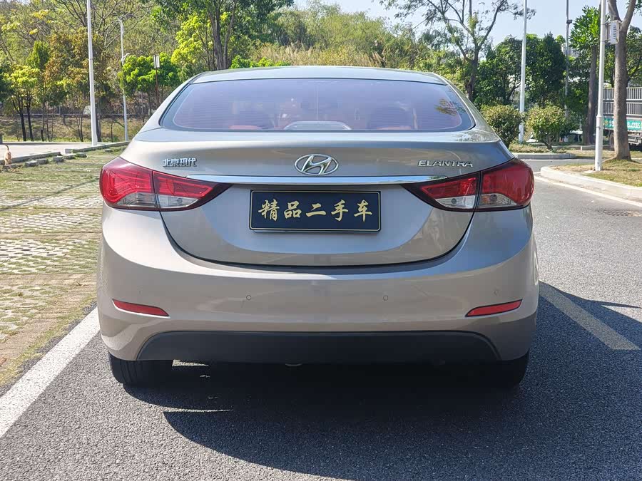 Hyundai Elantra 2016