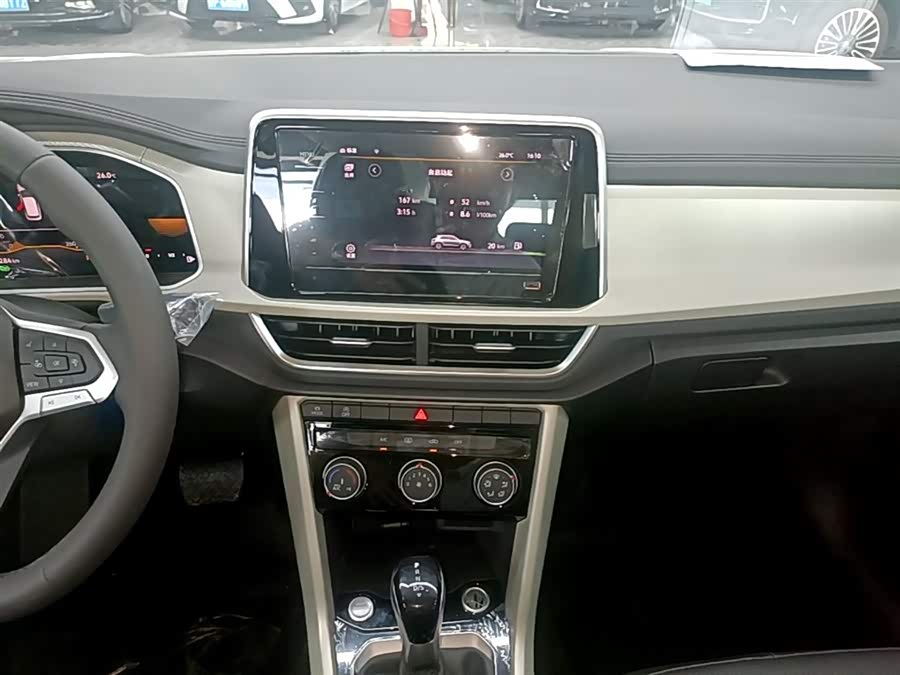 Volkswagen T-Roc 2025 — фото 13