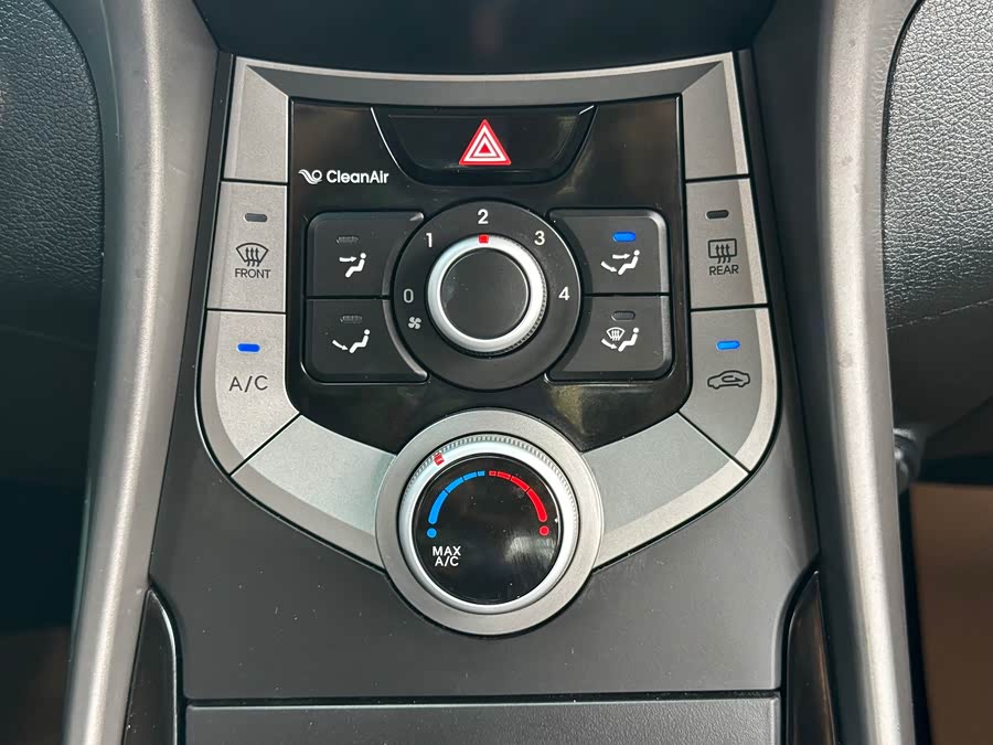 Hyundai Elantra 2016 — фото 15