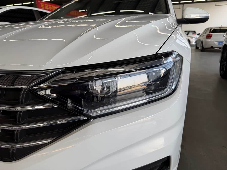 Volkswagen Sagitar 2020