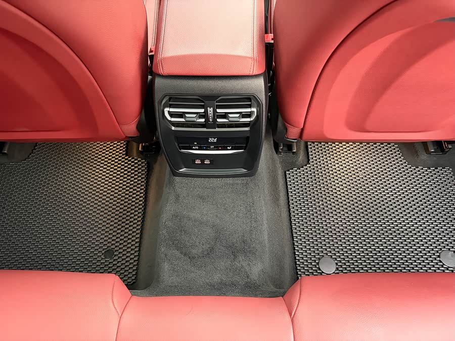 BMW 3 Series 2023 — фото 11