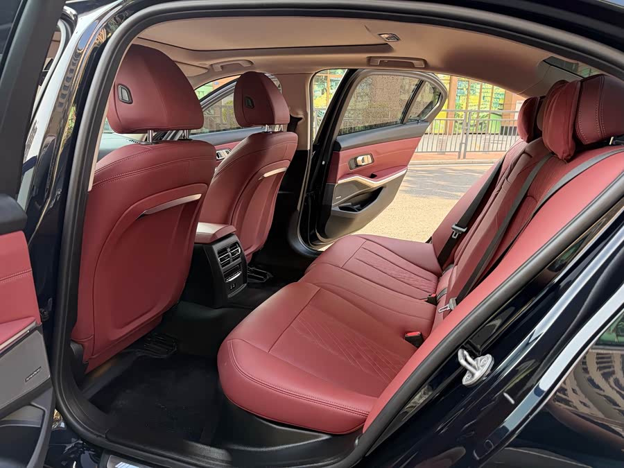 BMW 3 Series 2024