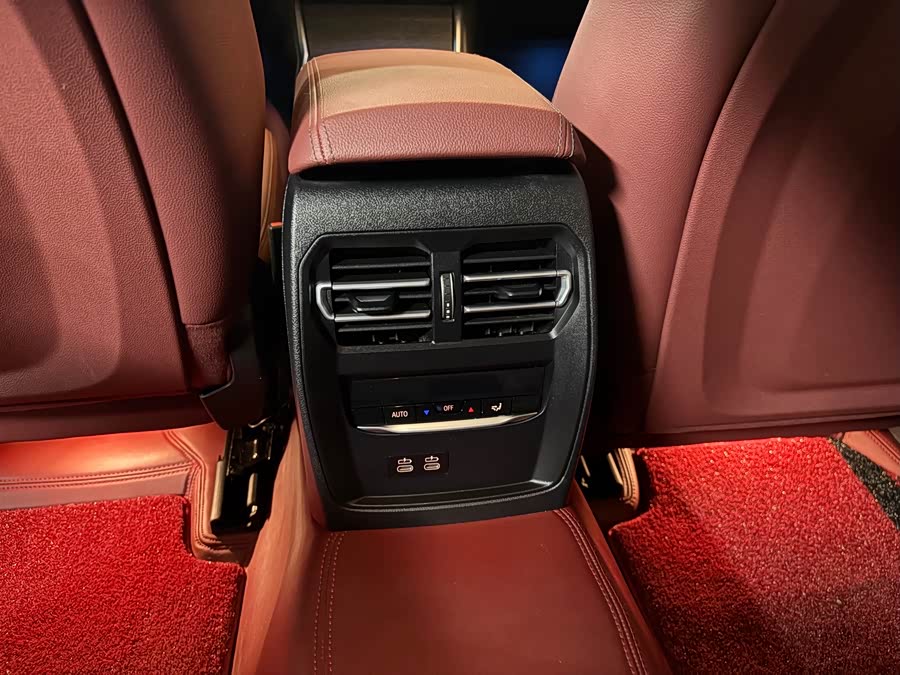 BMW 3 Series 2023 — фото 11