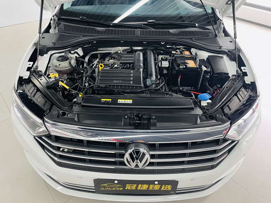 Volkswagen Sagitar 2022