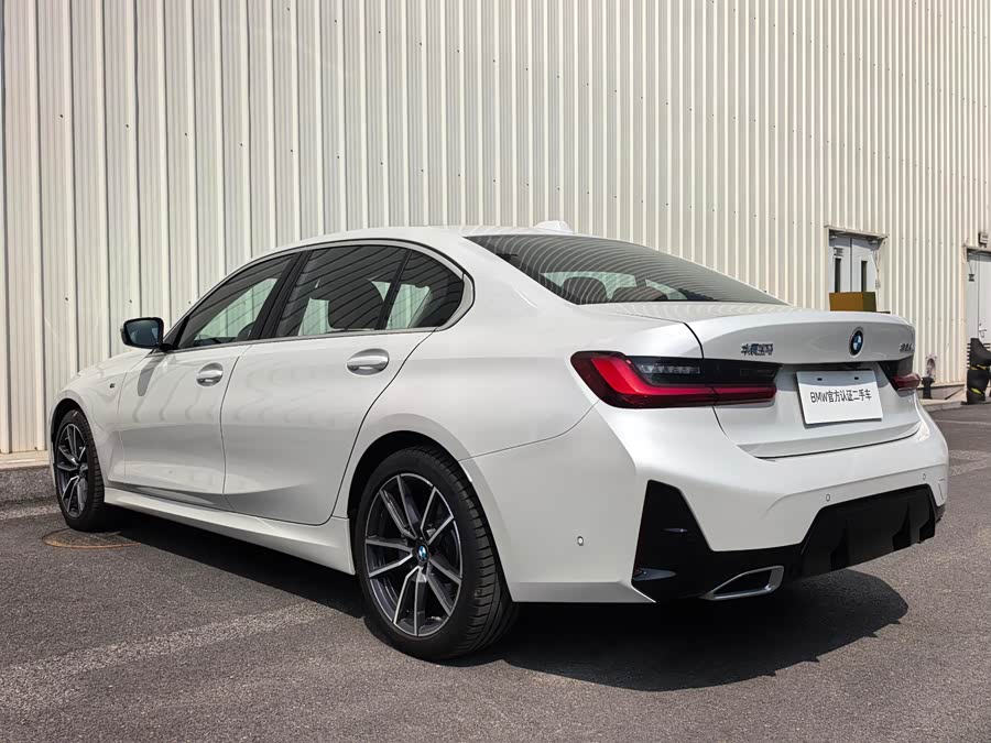 BMW 3 Series 2025 — фото 12