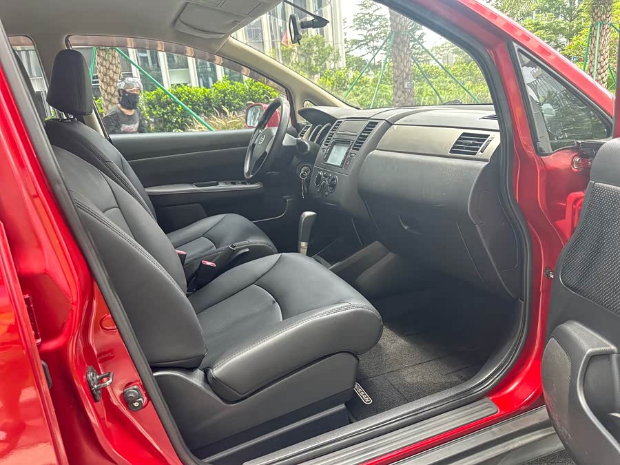 Nissan Tiida 2008