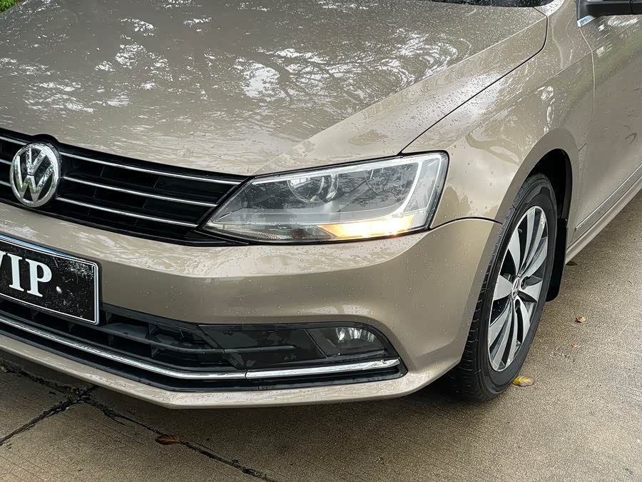 Volkswagen Sagitar 2017