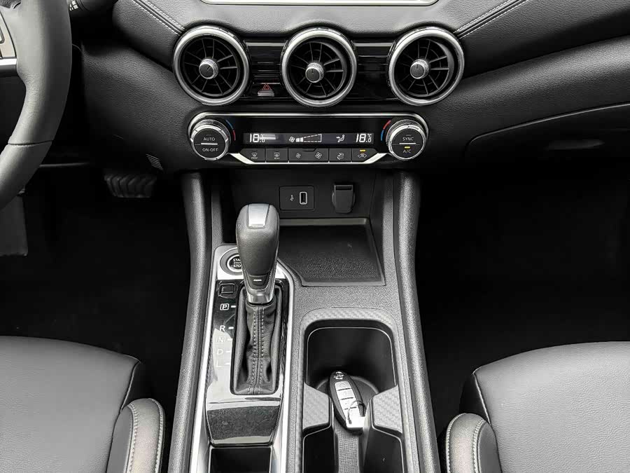 Nissan Sylphy 2020 — фото 14