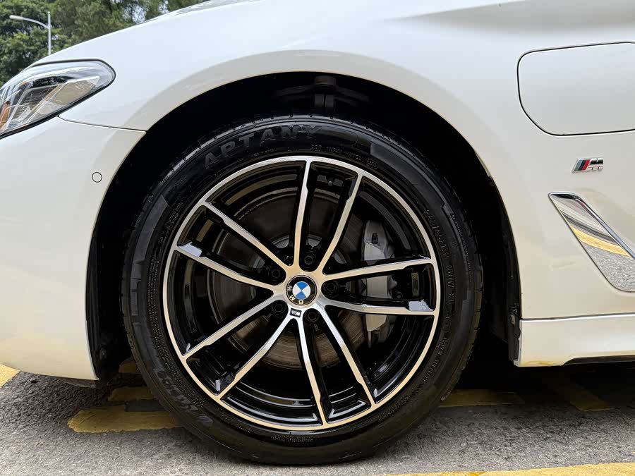 BMW 5 Series New Energy 2022 — фото 16