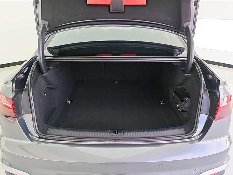 Audi A4L 2020