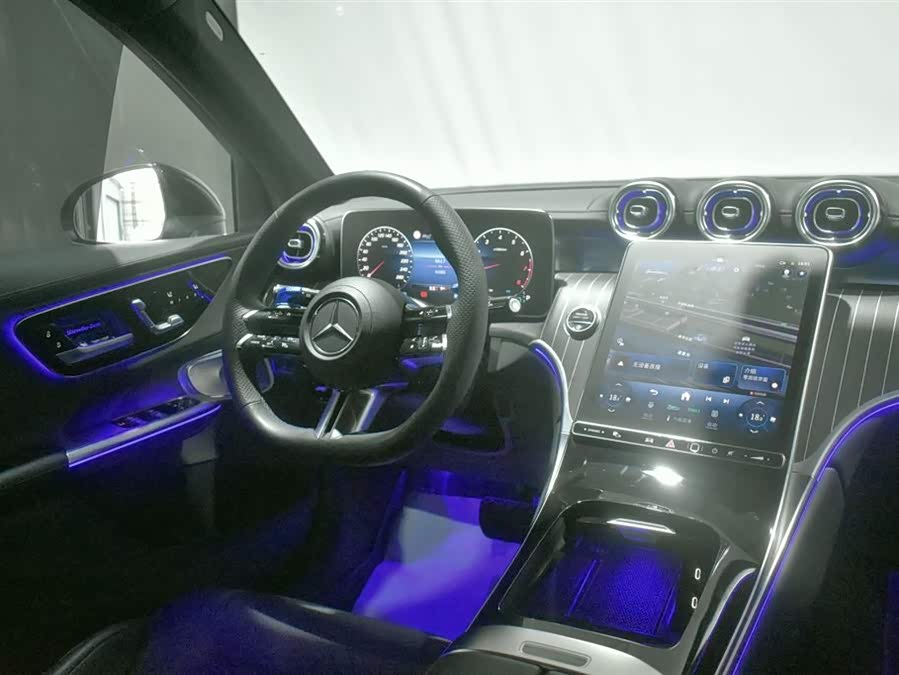 Mercedes-Benz GLC 2023