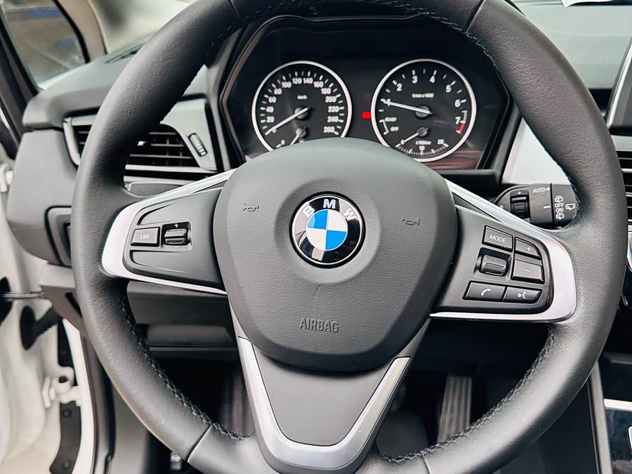BMW 2 Series Station Wagon 2016 — фото 20