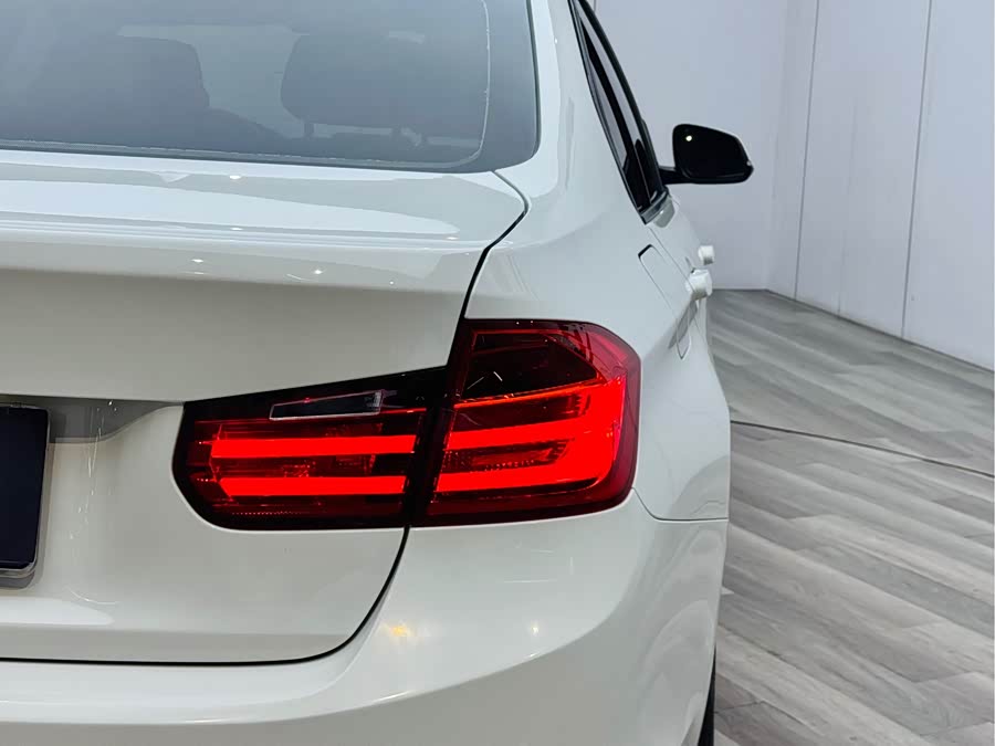 BMW 3 Series 2015 — фото 23