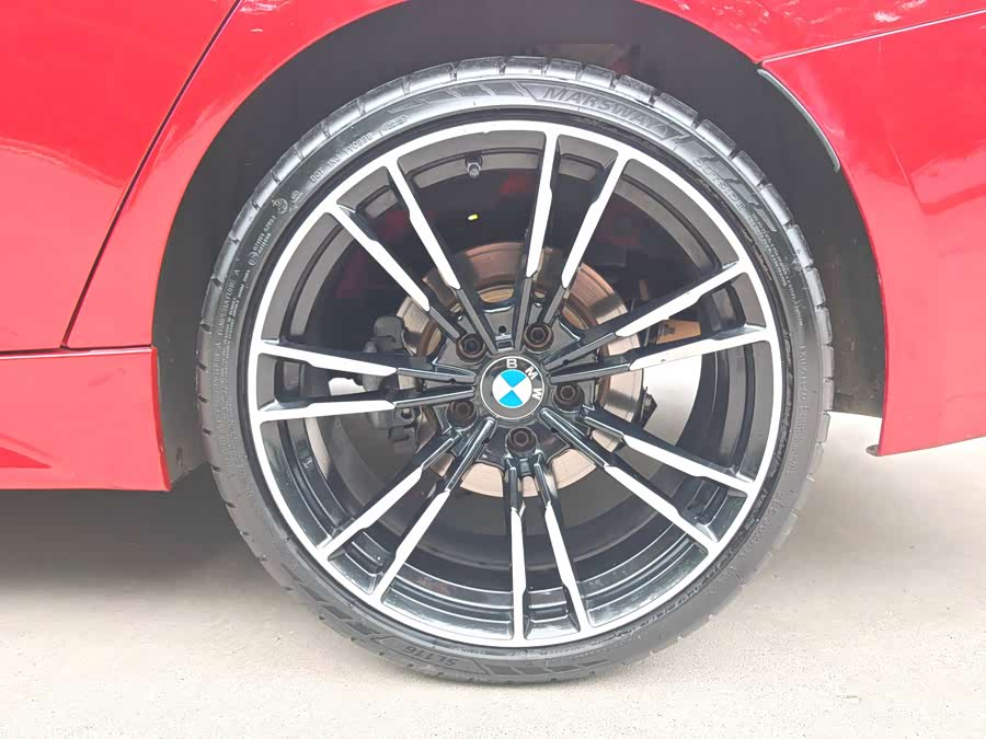 BMW 3 Series 2018 — фото 13