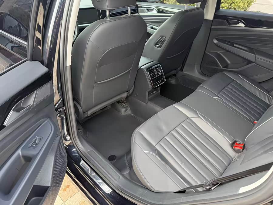 Volkswagen Passat 2023