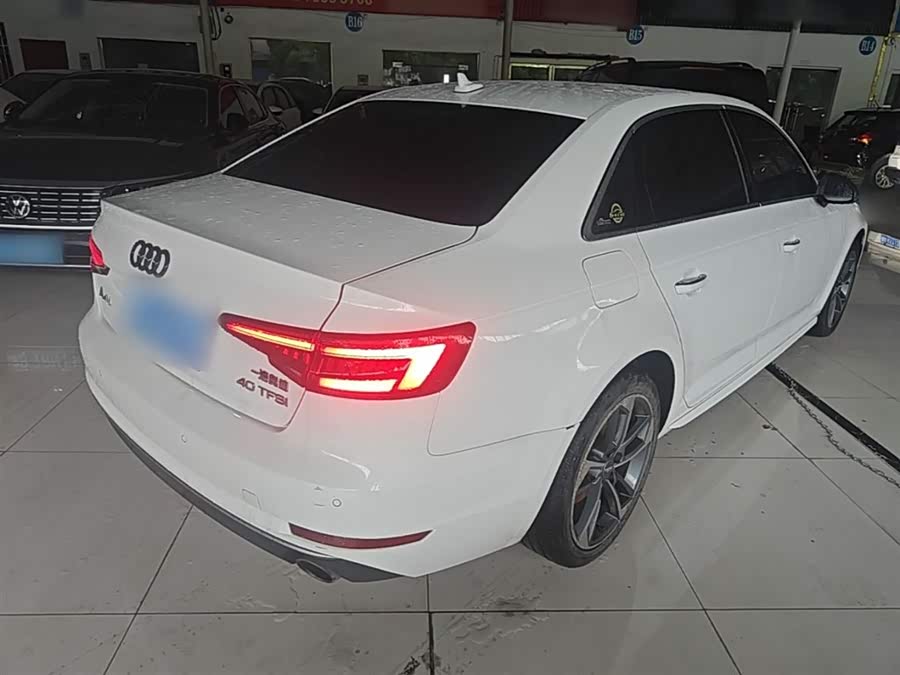 Audi A4L 2018