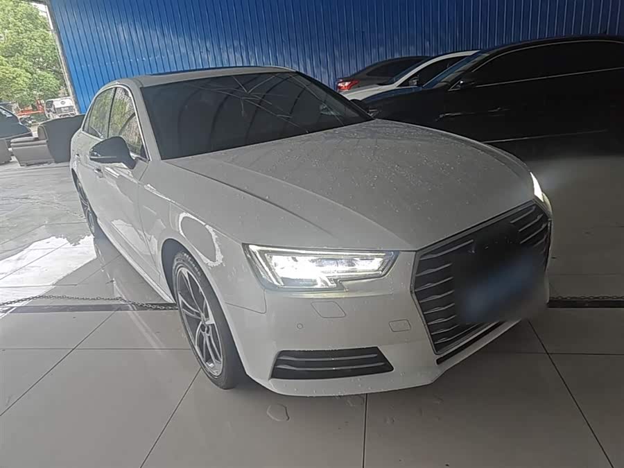 Audi A4L 2018