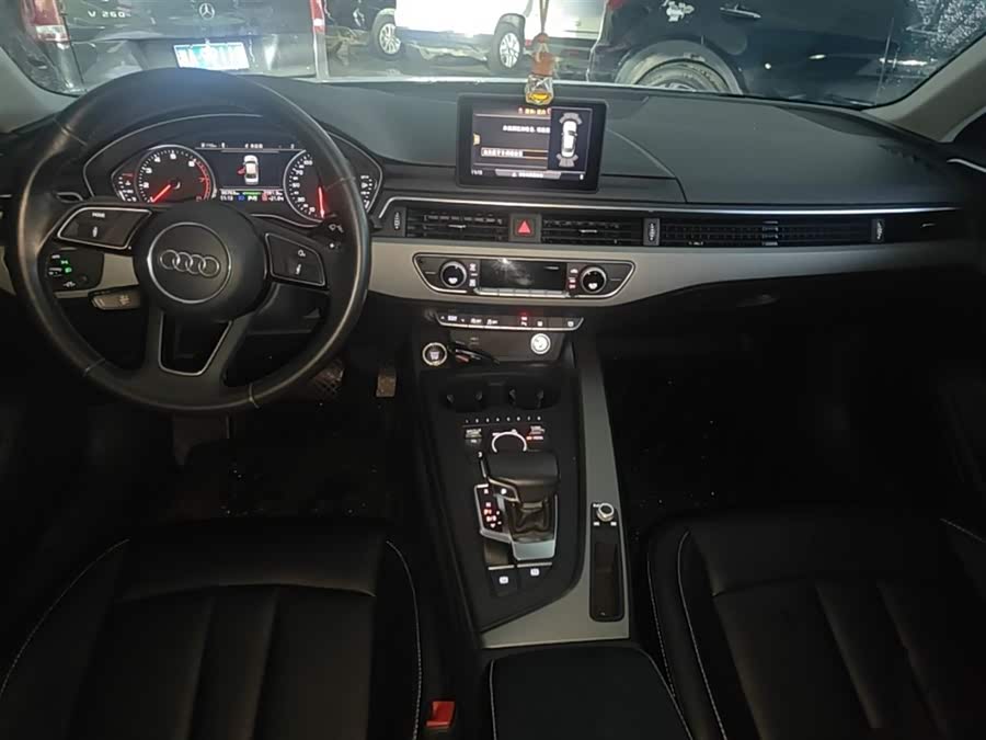 Audi A4L 2018 — фото 10