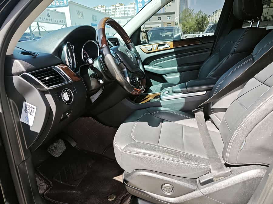 Mercedes-Benz M-Class 2014