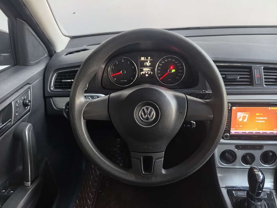 Volkswagen Gran Lavida 2013