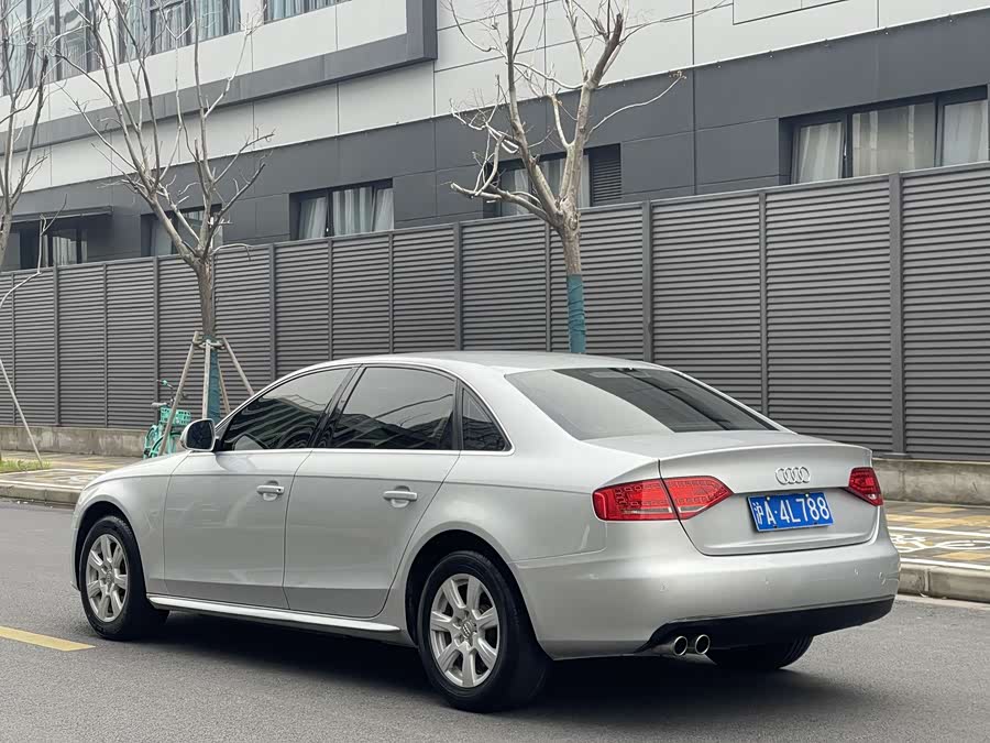 Audi A4L 2010