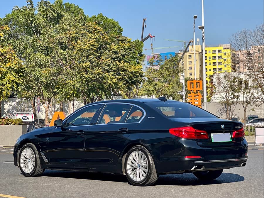 BMW 5 Series New Energy 2019 — фото 13