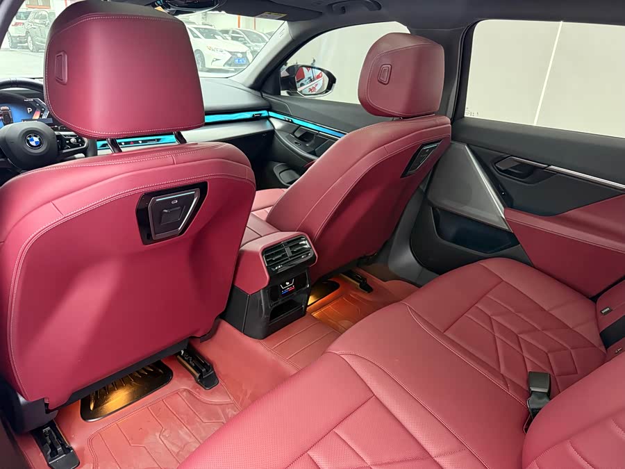 BMW 5 Series 2025 — фото 12