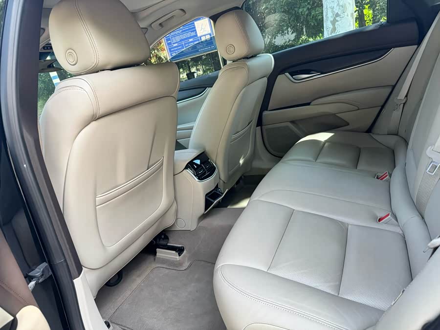 Cadillac XTS 2015 — фото 8