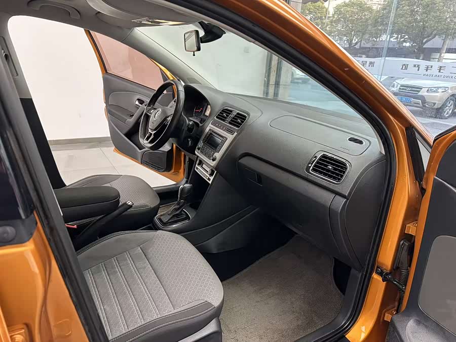 Volkswagen Polo 2014