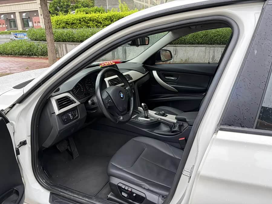 BMW 3 Series 2015 — фото 13