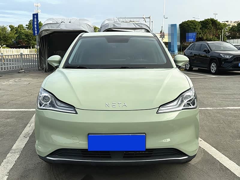 Neta V 2022