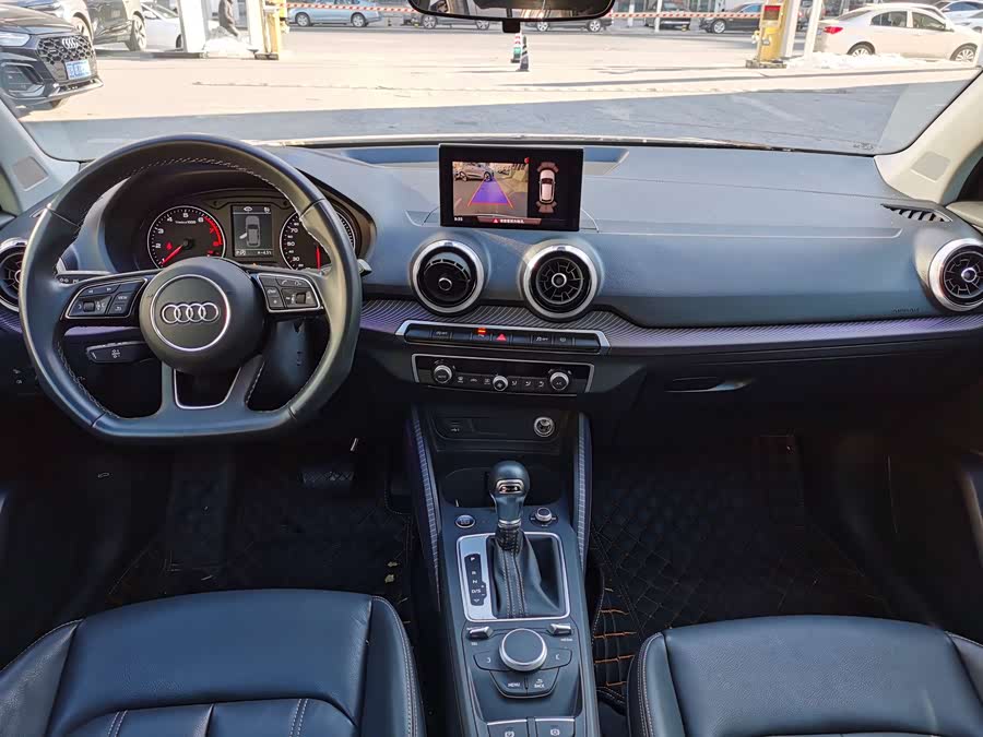 Audi Q2L 2023