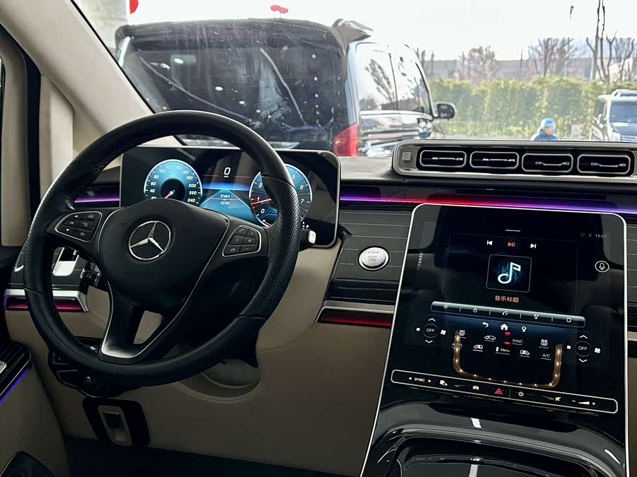 Mercedes-Benz V-Class 2022 — фото 9