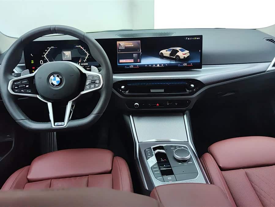 BMW 3 Series 2025 — фото 12