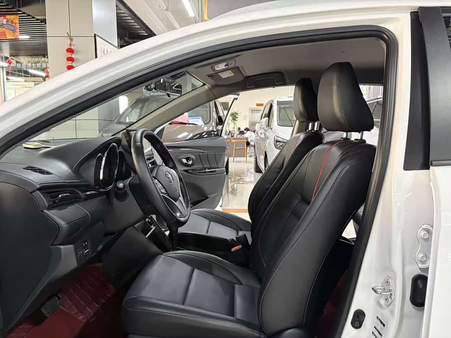 Toyota Yaris L 2022